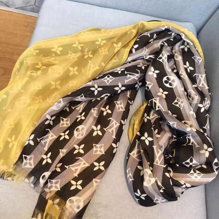 Louis Vuitton Scarf LVS00051